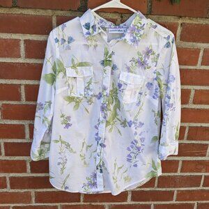 St John's Bay Women's Classic Floral Button Up Top Sz M